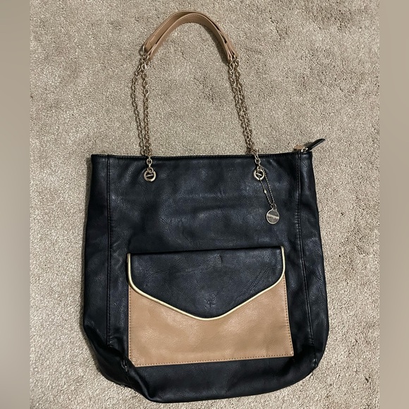 Big Buddha Faux Leather Shoulder Tote Black Tan Gold Chain Straps Light Wear NWT - Picture 1 of 5
